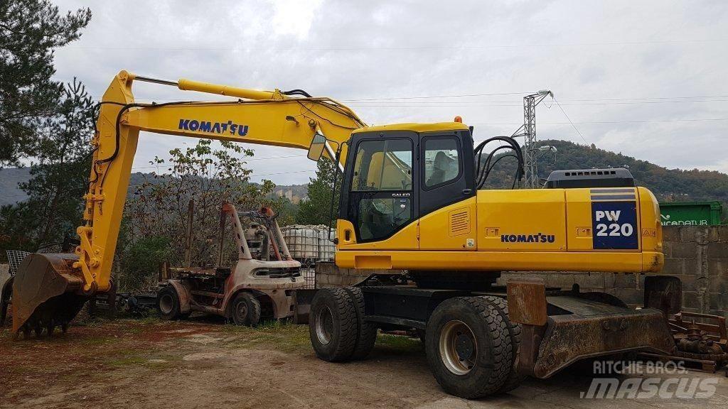 Komatsu PW 220-7 Wheeled excavators