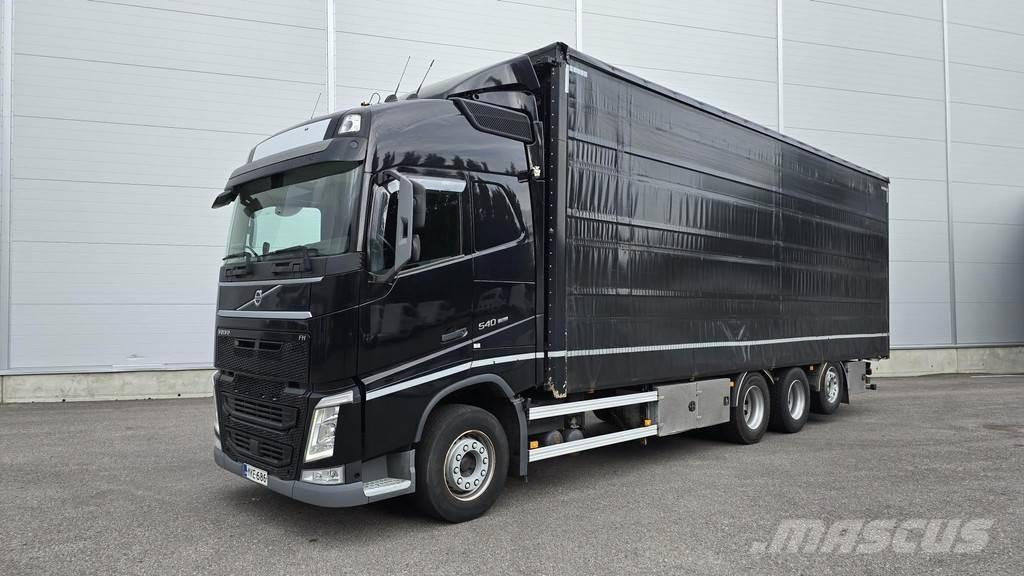 Volvo FH Curtainsider trucks