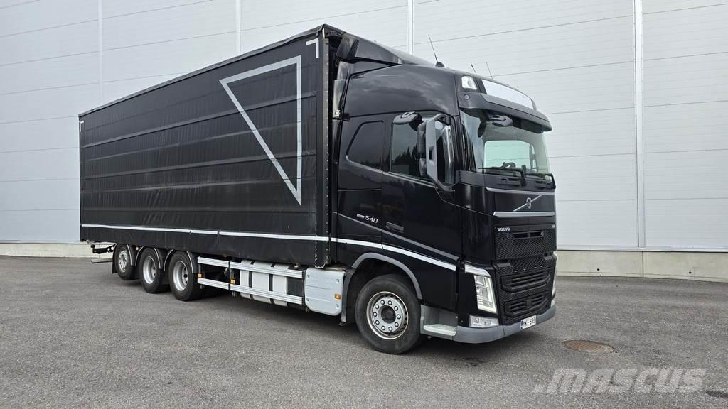 Volvo FH Curtainsider trucks