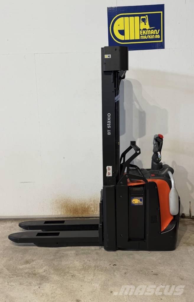 BT truck SPE 160L Pedestrian stacker