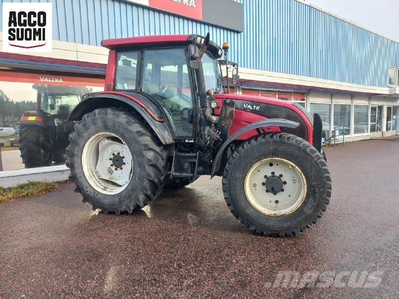 Valtra N121 ADVANCE Tractors