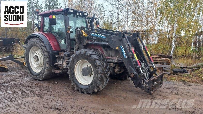 Valtra T213 VERSU Tractors