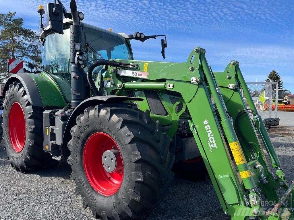 Fendt 718 Tractors