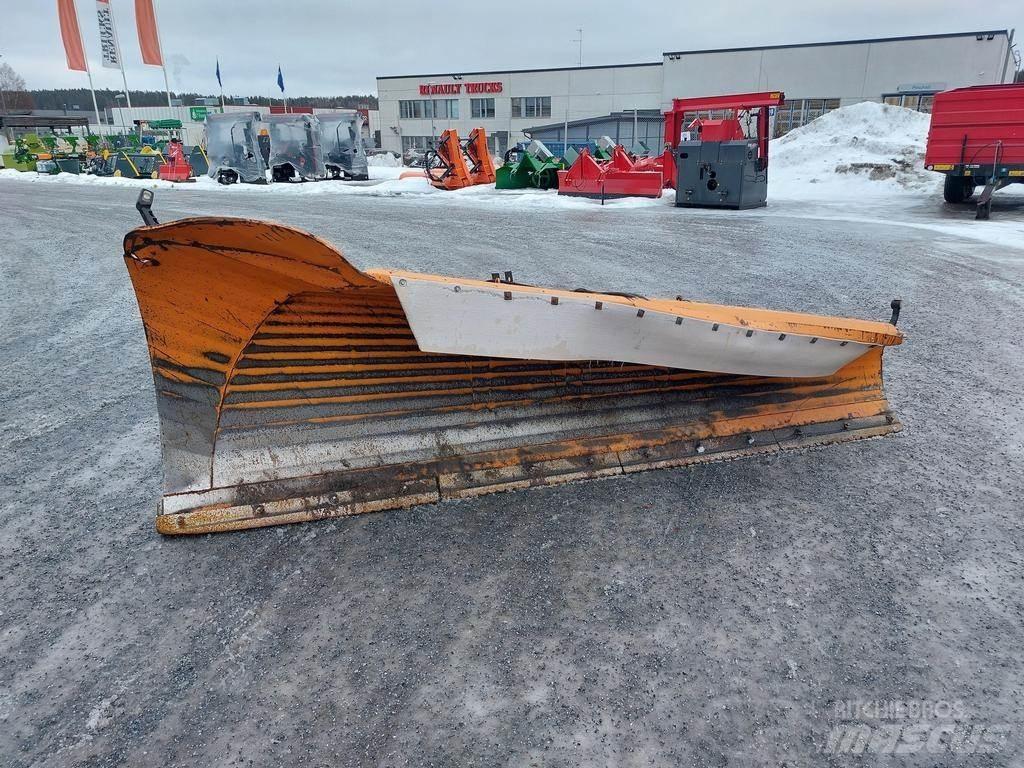 FMG AA380 Snow blades and plows