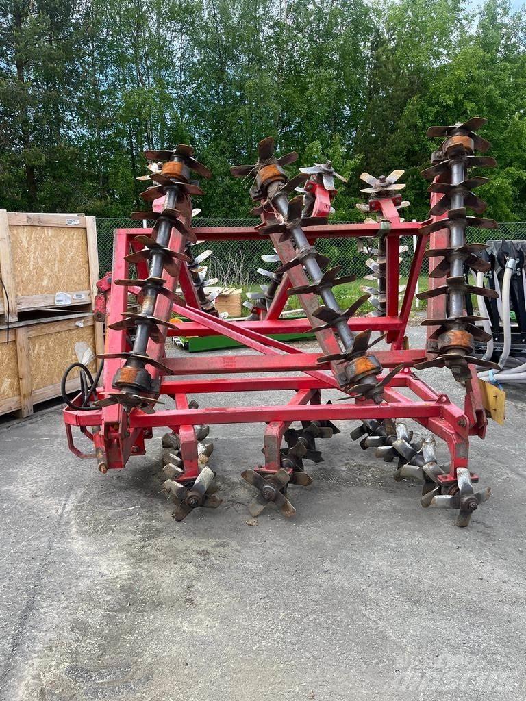  KUOSA Harrows
