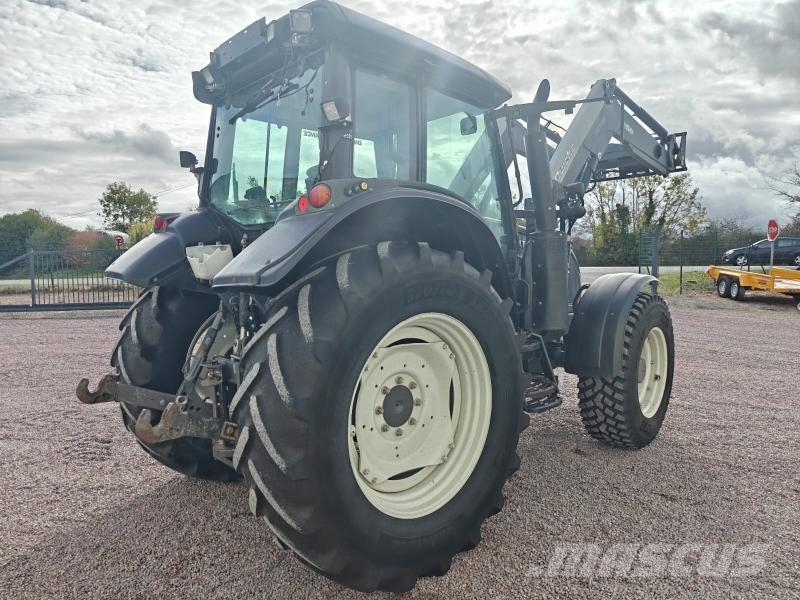 Valtra N123 Tractors