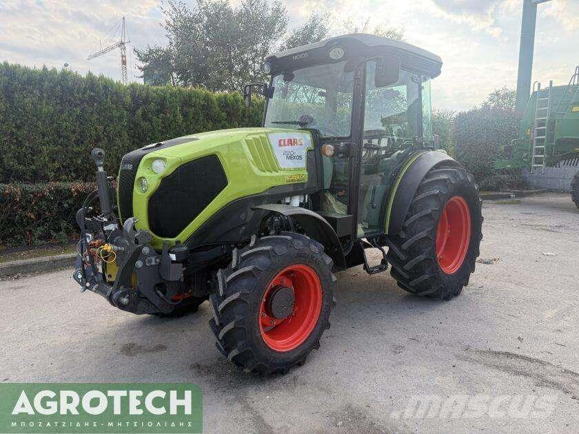 CLAAS NEXOS 220F Tractors