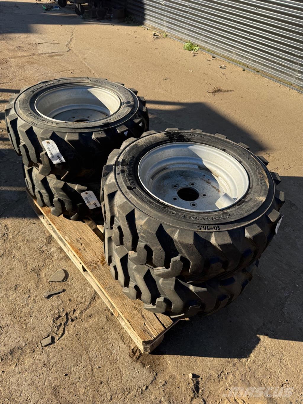  10-16.5 Tyres, wheels and rims