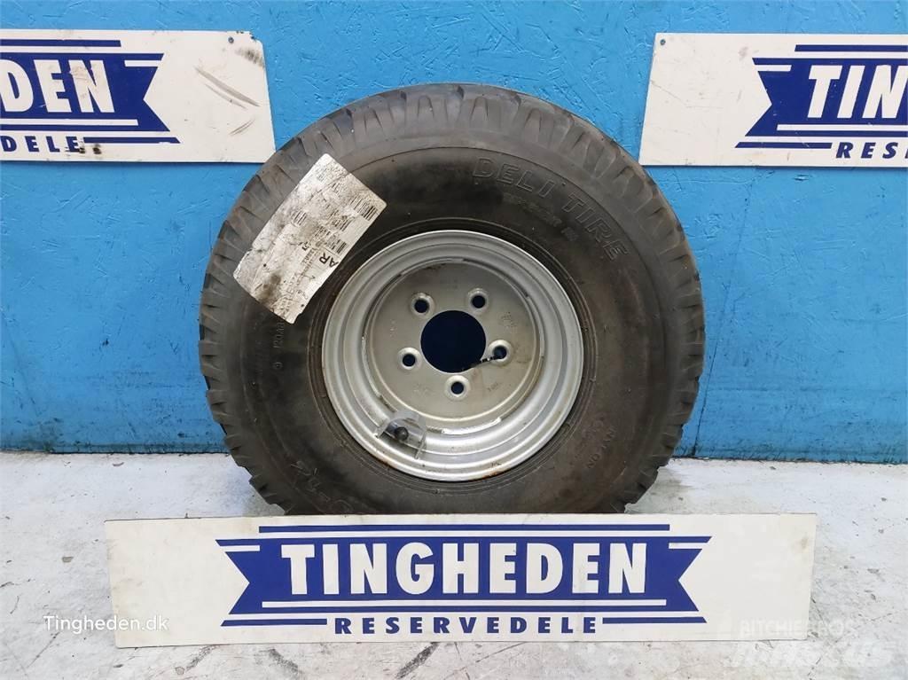  12 10.0/80-12 Tyres, wheels and rims