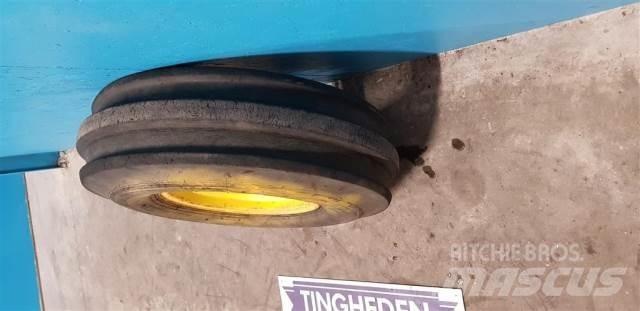  16 10.00-16 Tyres, wheels and rims