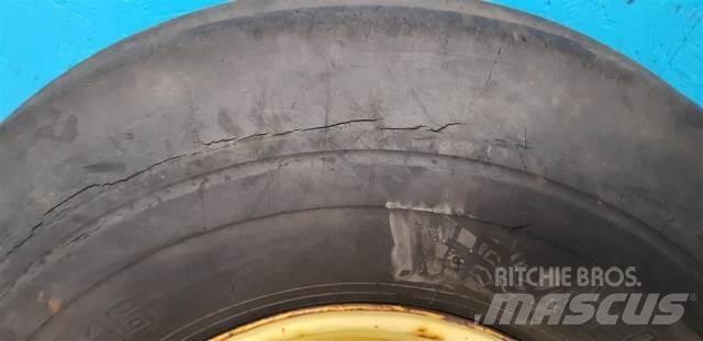  16 10.00-16 Tyres, wheels and rims