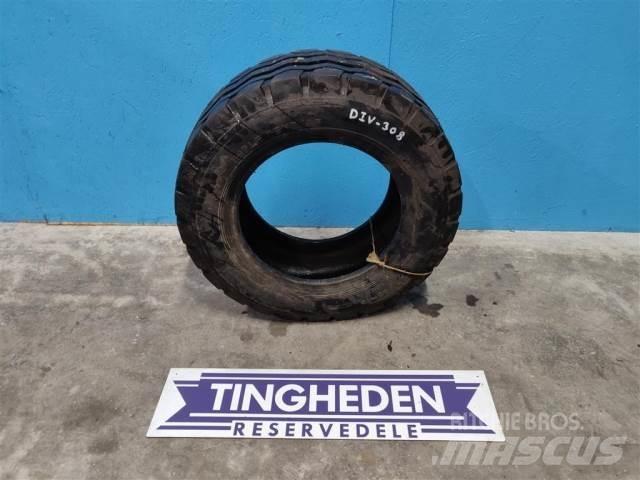  16 10,5/65-16 Tyres, wheels and rims