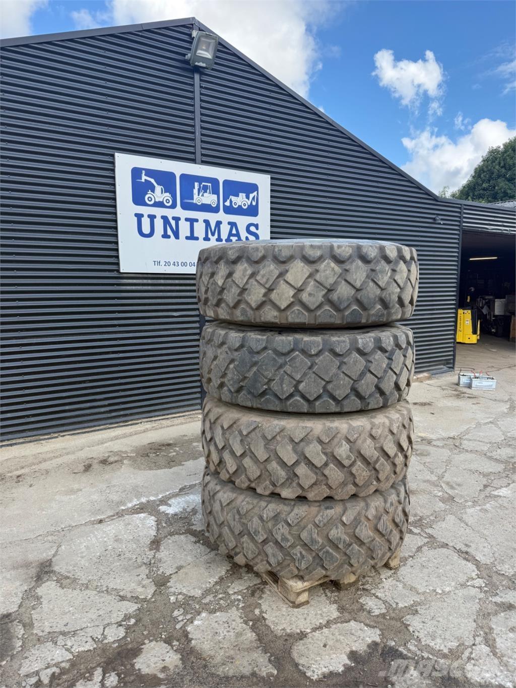  17.5-25 Tyres, wheels and rims