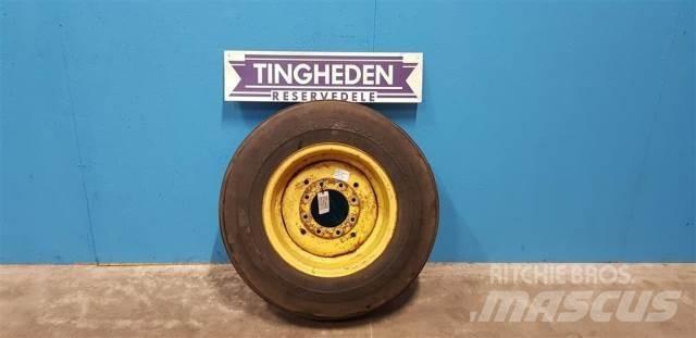  18 10.5/80-18 Tyres, wheels and rims