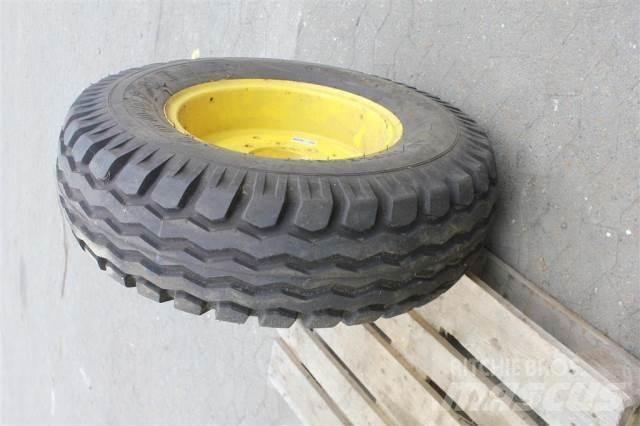  18 12.5/80-18 Tyres, wheels and rims