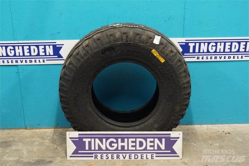  18 12.5/80-18 Tyres, wheels and rims