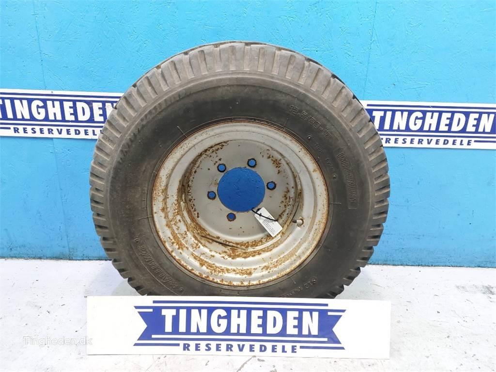  18 12.5/80-18 Tyres, wheels and rims