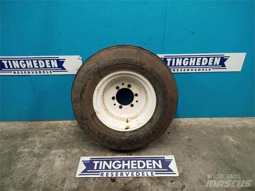  18 13.0/65-18 Tyres, wheels and rims