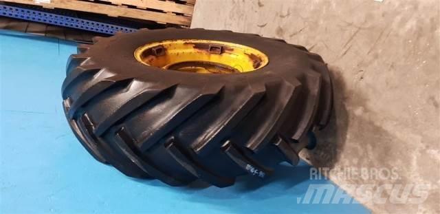  26 18.4-26 Tyres, wheels and rims