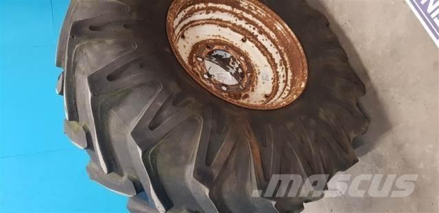  26 23.1-26 Tyres, wheels and rims
