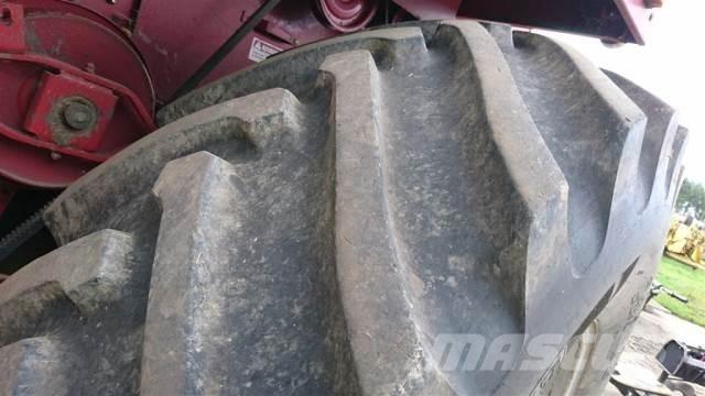  32 24.5-32 Tyres, wheels and rims
