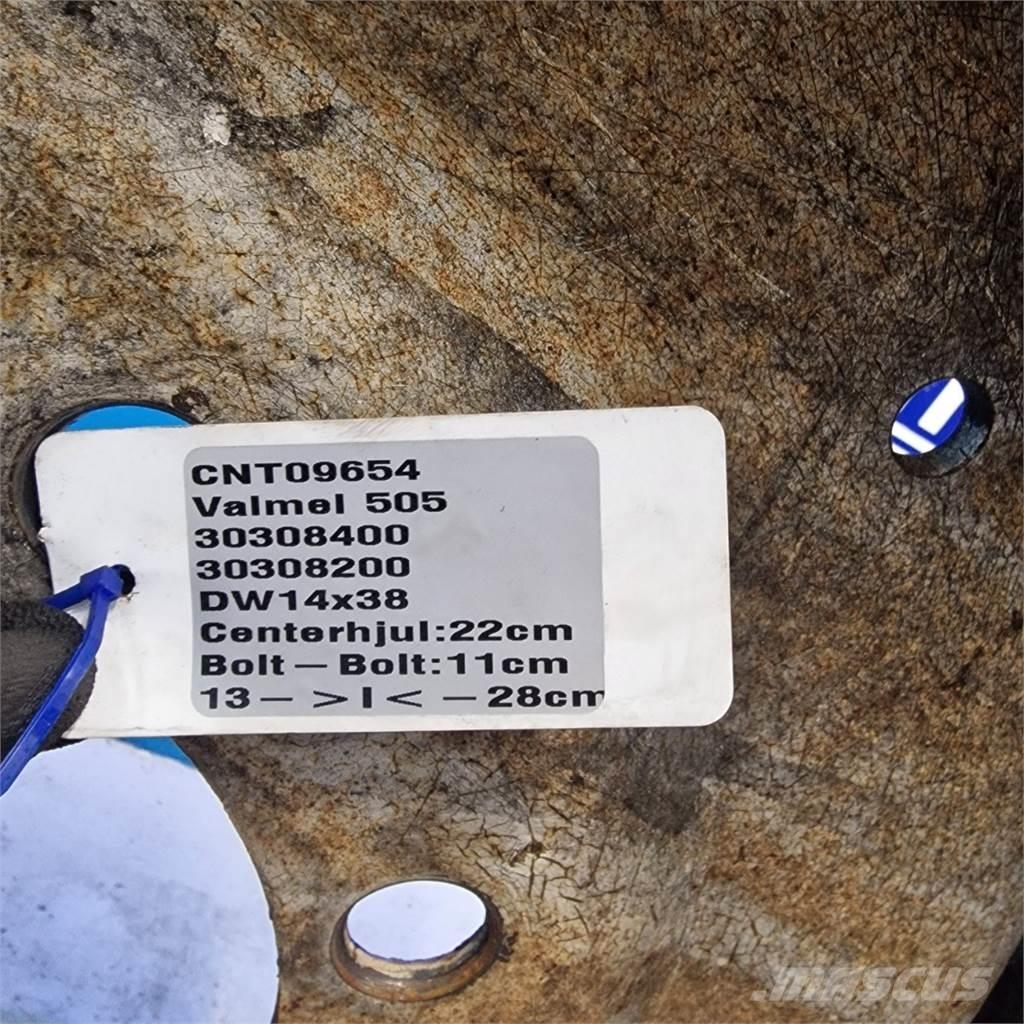  34 DW14x34 Tyres, wheels and rims