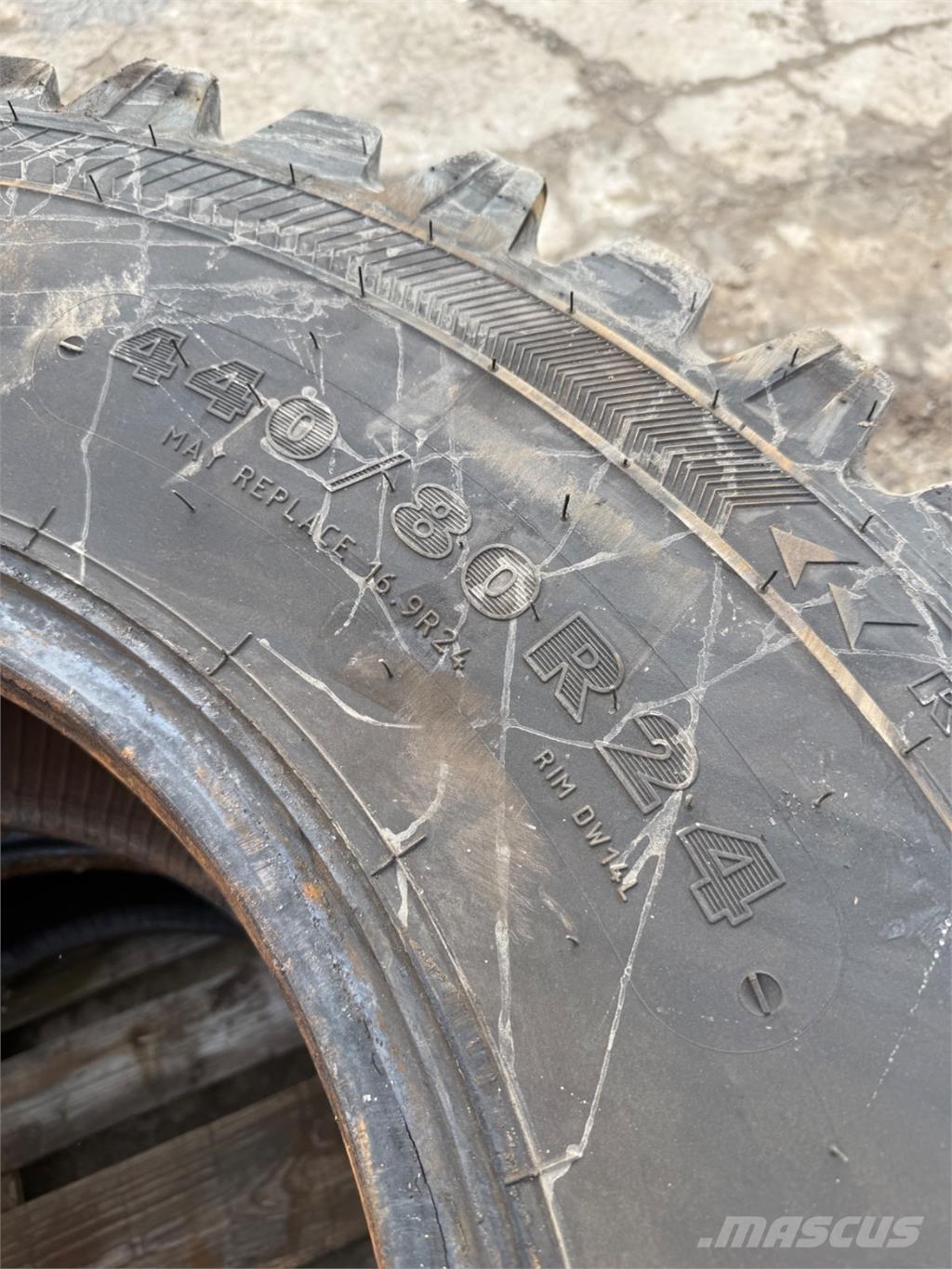  440/80-24 Tyres, wheels and rims