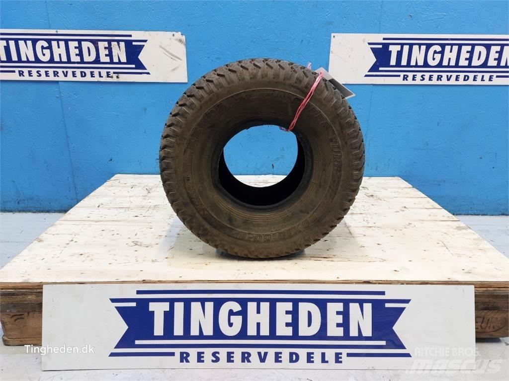  8 20x10.00-8 Tyres, wheels and rims
