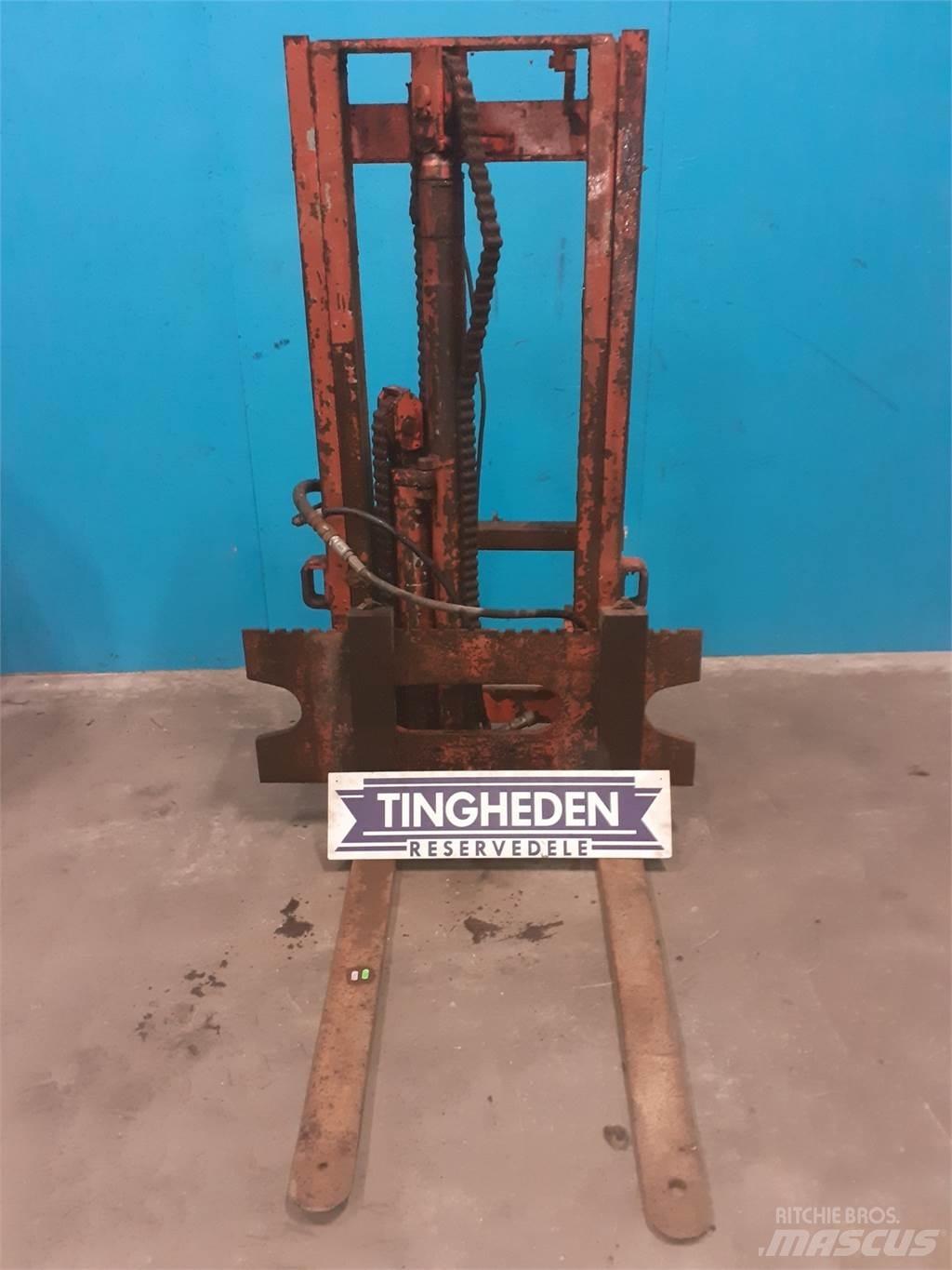  Byggelift Tractors