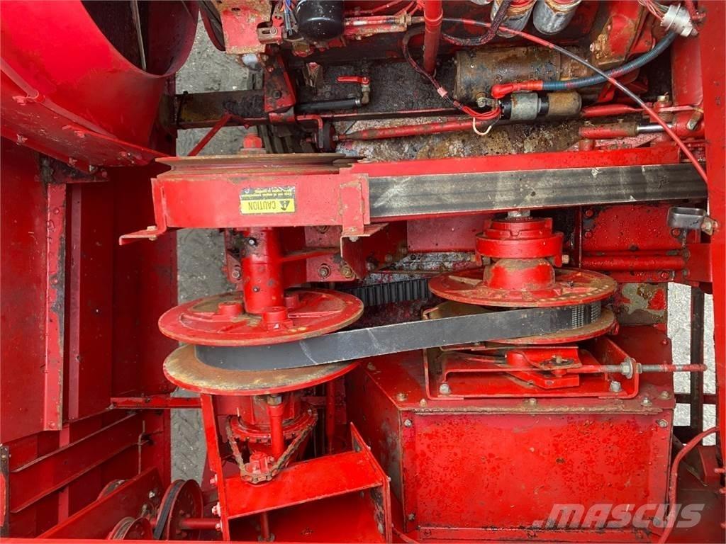 CASE 1620 Combine harvesters