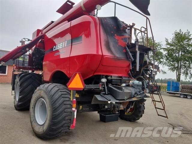 CASE 8010 Combine harvesters
