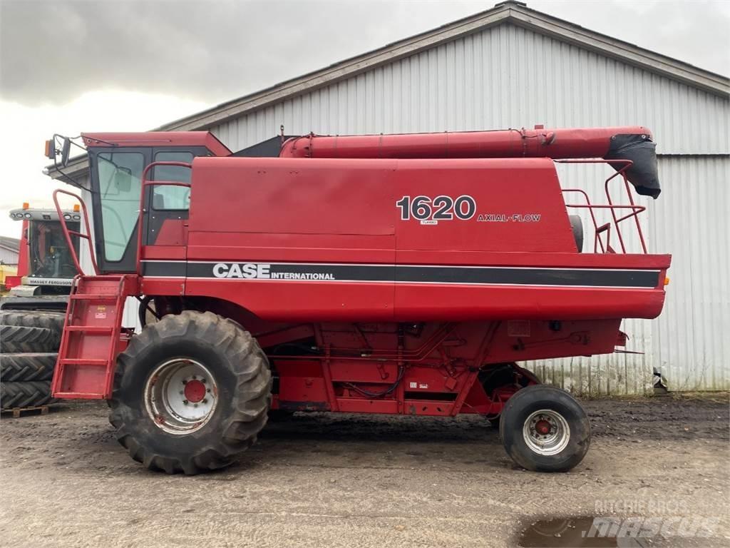 Case IH 1620 Combine harvesters