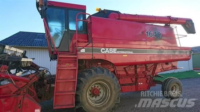Case IH 1640 Combine harvesters