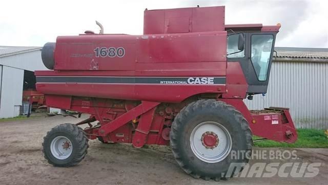 Case IH 1680 Combine harvesters