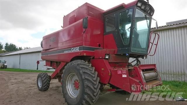 Case IH 1680 Combine harvesters