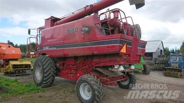 Case IH 1680 Combine harvesters