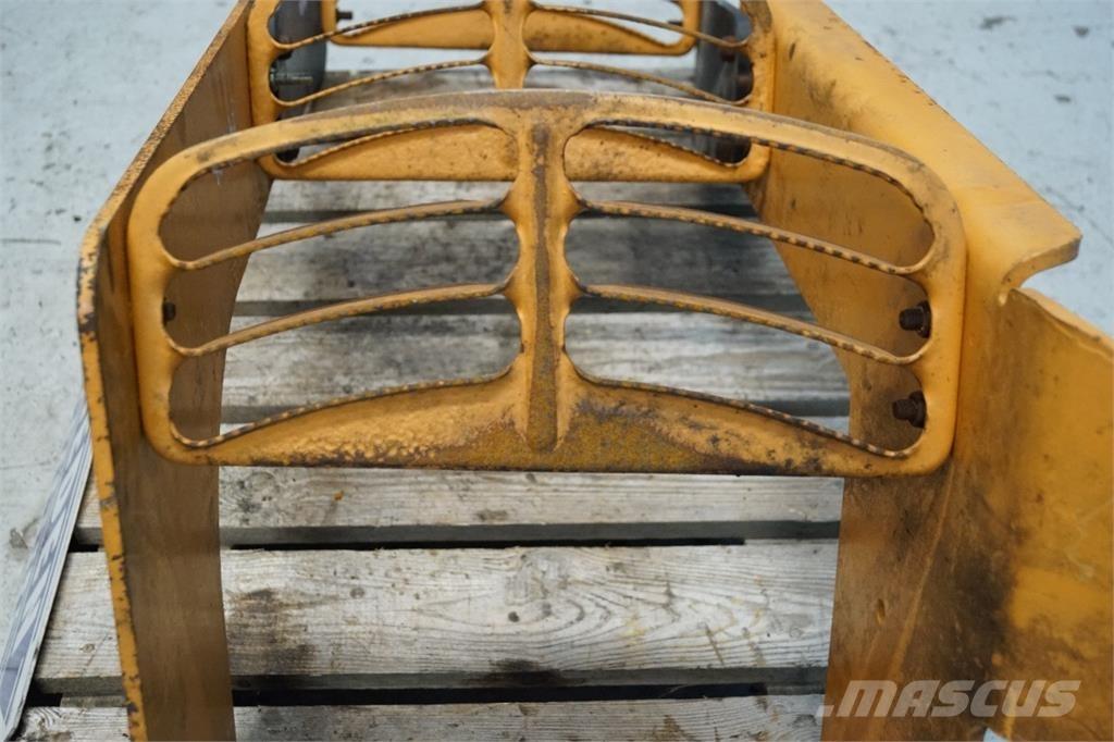 Case IH 621D Screening buckets