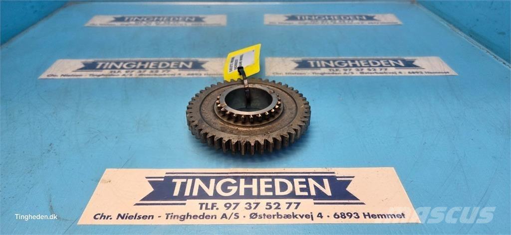 Deutz M2680 Transmission