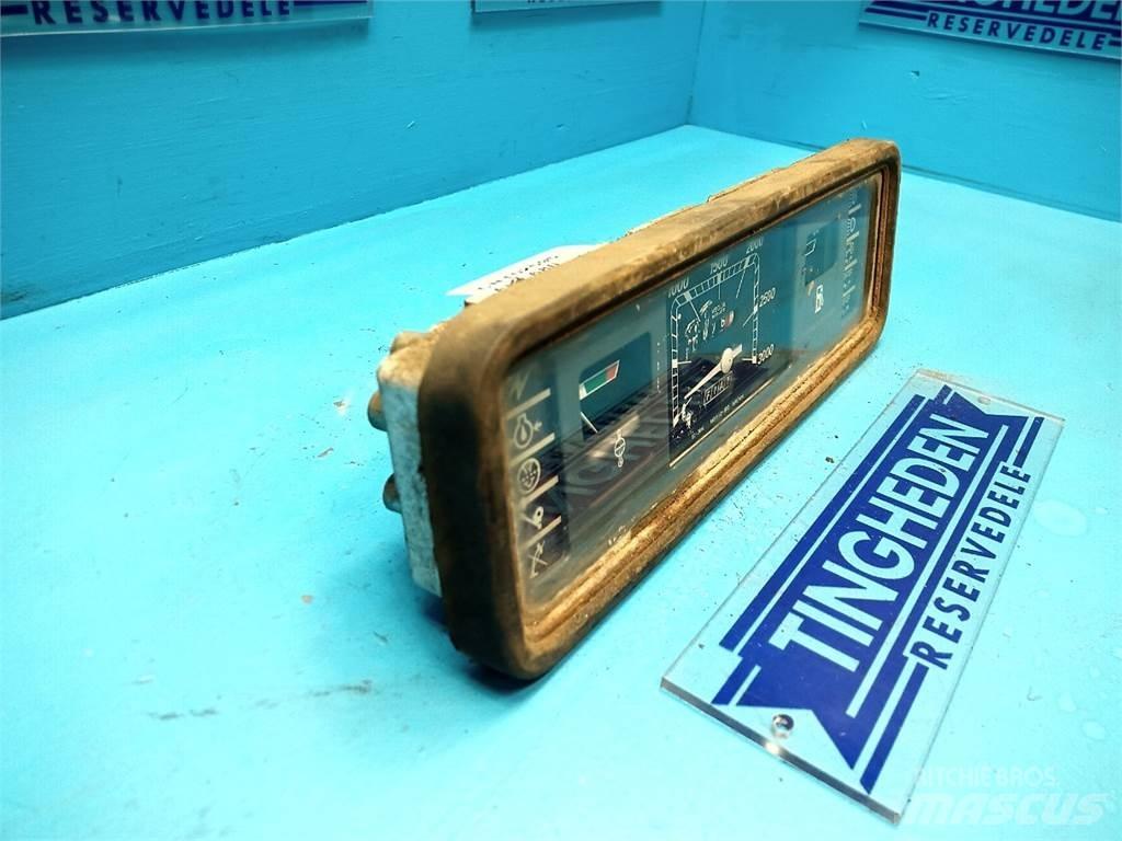 Fiat 680 Electronics