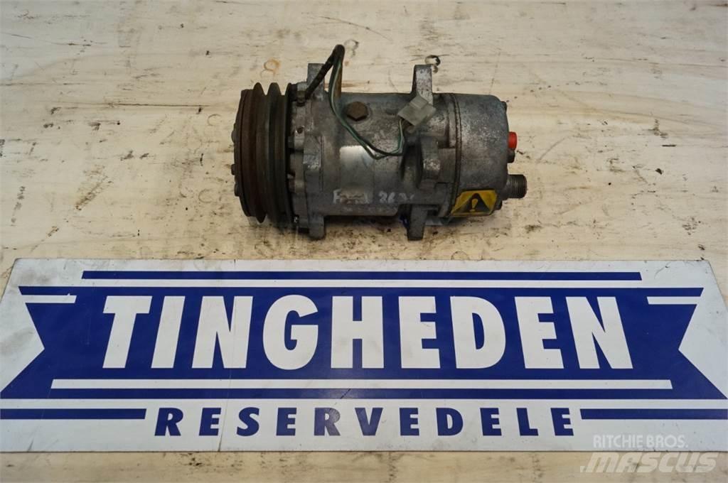 Ford 8630 Radiators