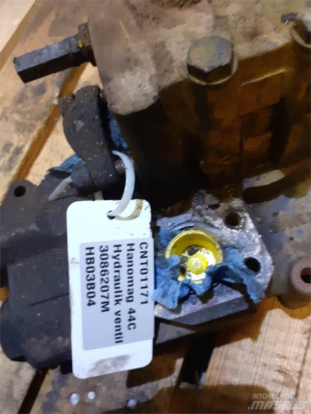  Hannonag 44C Hydraulics