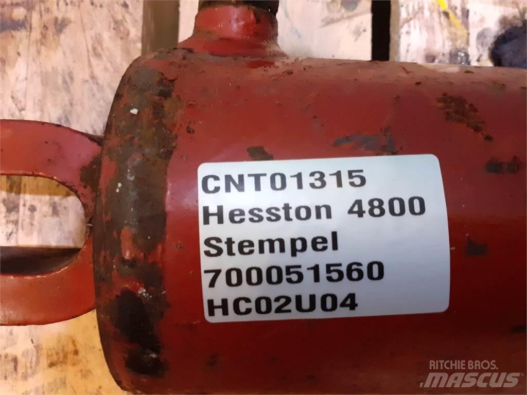 Hesston 4800 Bale clamps