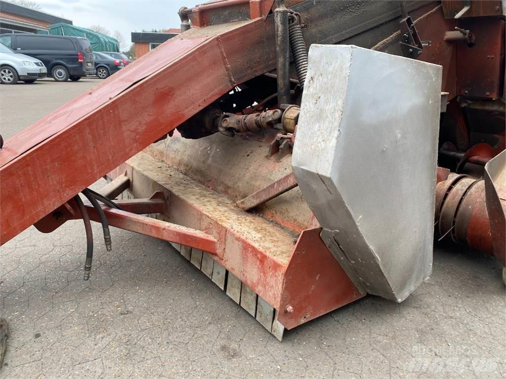 Hesston 4900 Square balers