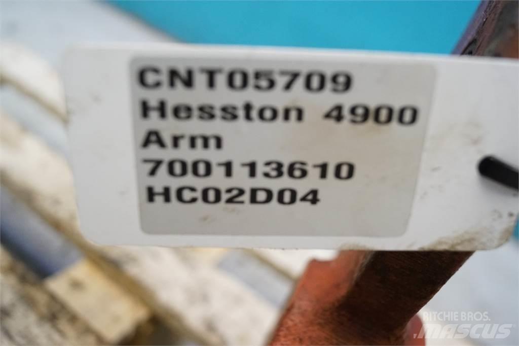 Hesston 4900 Bale clamps