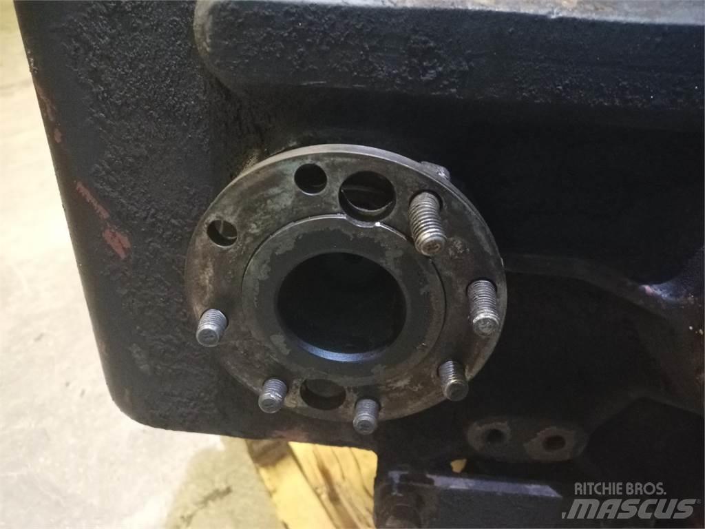 Hydrema 906C Transmission