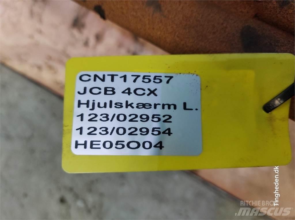 JCB 4CX Screening buckets
