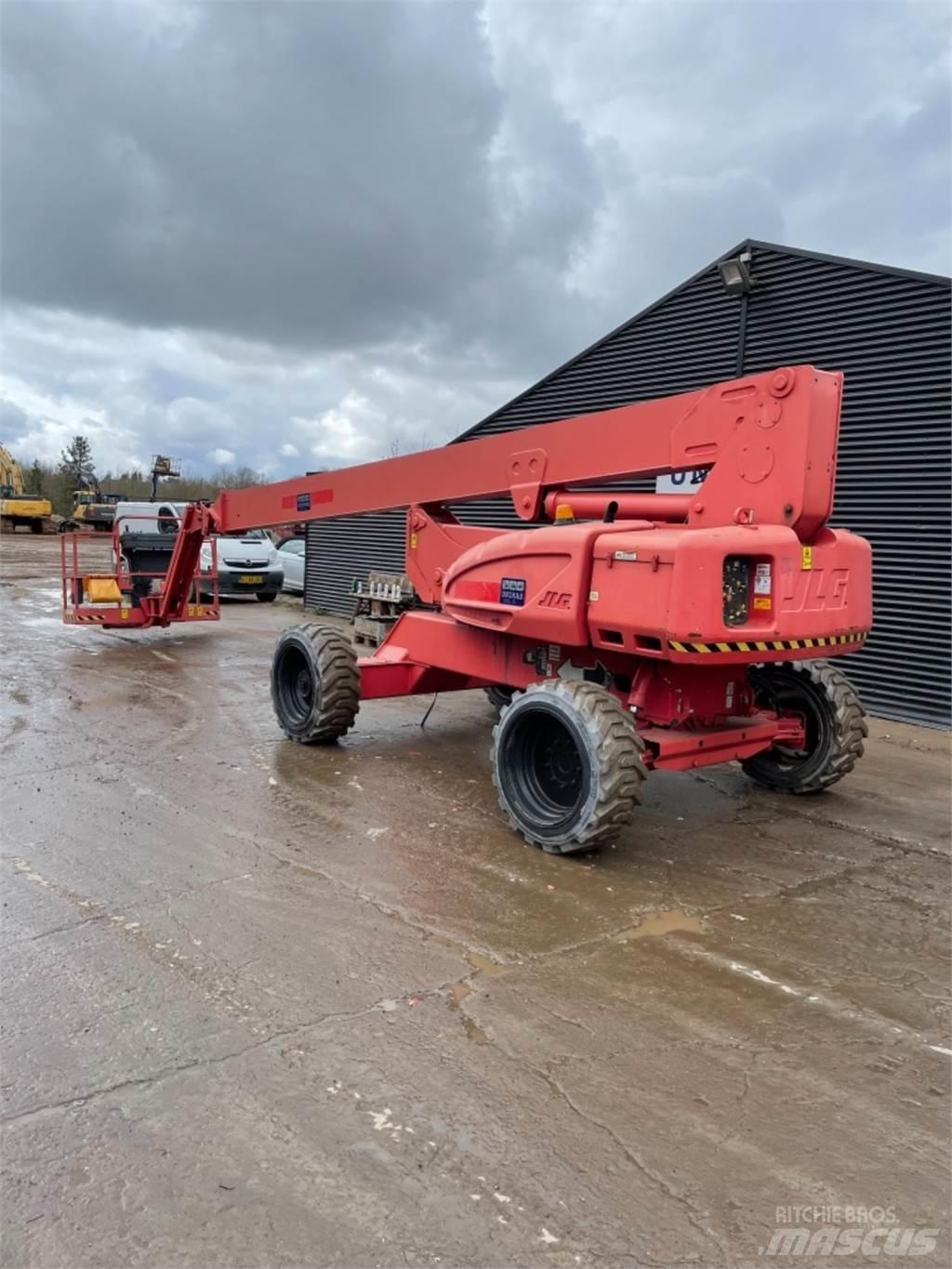 JLG 600JP Articulated boom lifts