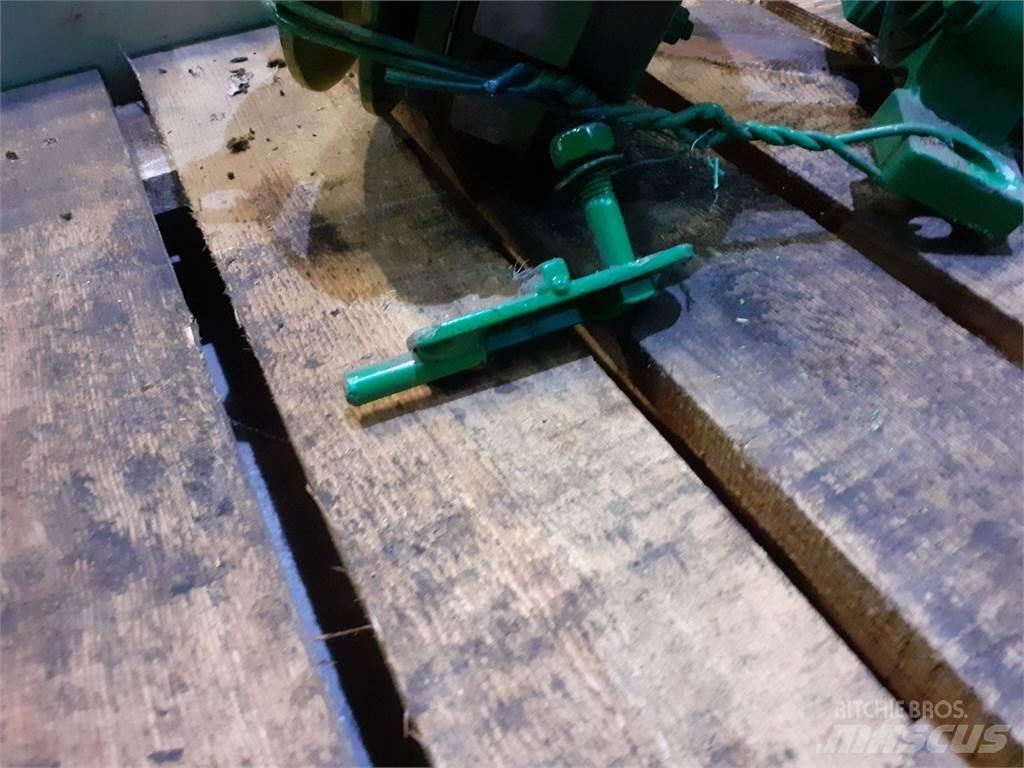 John Deere 1075 Combine harvester accessories
