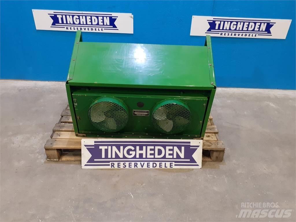 John Deere 1174 Cabins and interior
