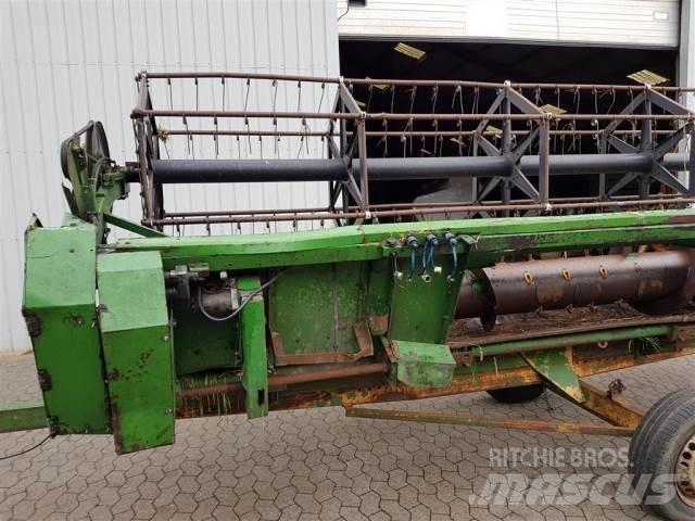 John Deere 16 Combine harvester accessories